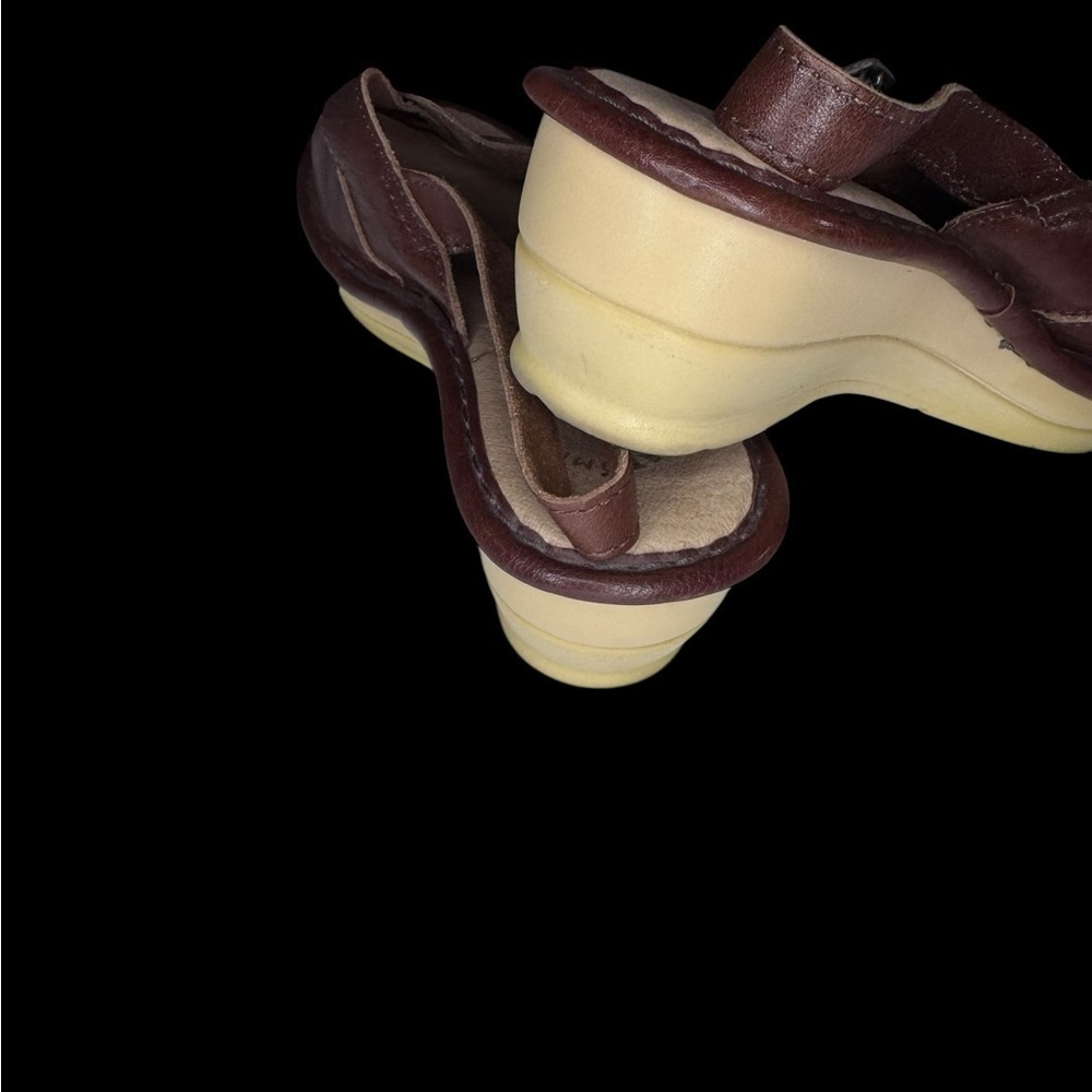 Fly Flot Sandals with Buckle - Brown - Picture 3 of 5